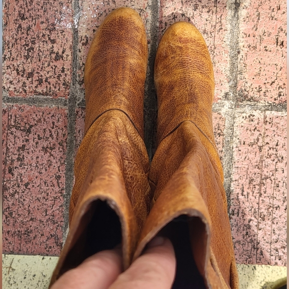 Steve Madden Tan Leather Intyce Boots w/Slight Wedge Heel Size 5.5 - Picture 6 of 11